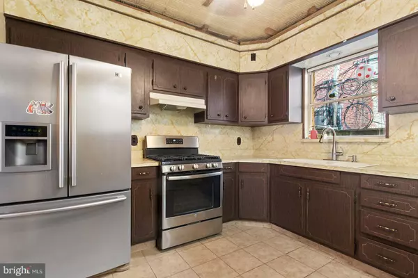 2111 S ROSEWOOD ST, Philadelphia, PA 19145