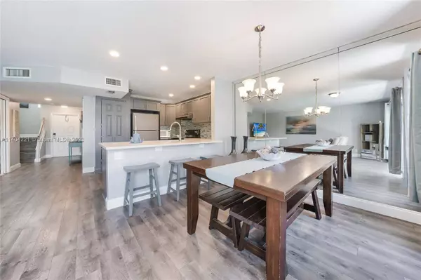 3221 NE 16th St #105, Pompano Beach, FL 33062