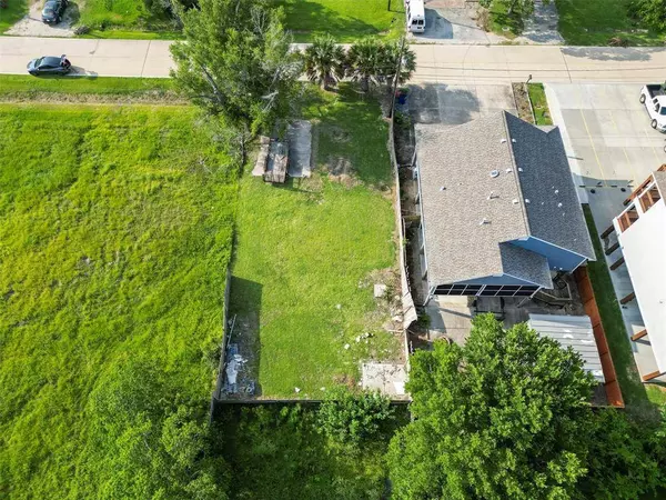 110 W 7th ST, Kemah, TX 77565