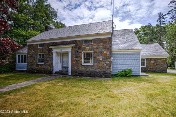 1026 Mohegan Road, Niskayuna, NY 12309