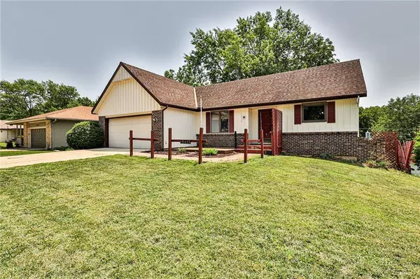 12413 W 53rd TER, Shawnee, KS 66216