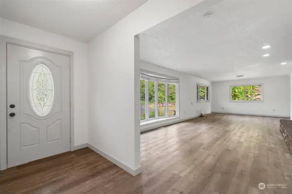 215 Ocean Beach Road, Hoquiam, WA 98550