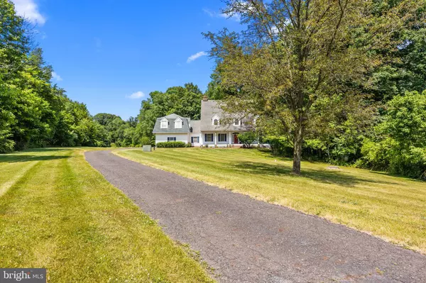 100 JERICHO VALLEY DR, Newtown, PA 18940