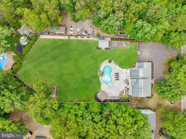 18 COVENGER DR, Medford, NJ 08055