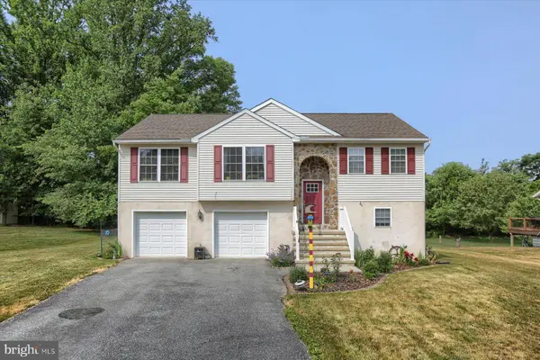 1228 ARBOR LN, York, PA 17406