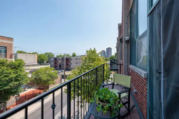 4101 S Michigan Avenue #308, Chicago, IL 60653