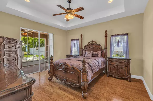 5928 NW Brenda CIR, Port Saint Lucie, FL 34986