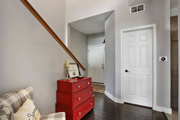 1828 Maplewood CT #1828, Grayslake, IL 60030