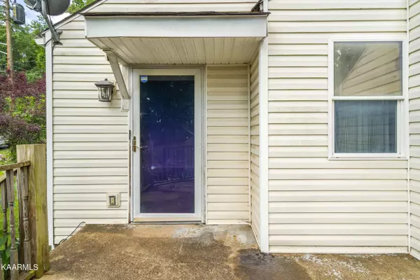 4511 Hillview Rd, Knoxville, TN 37919