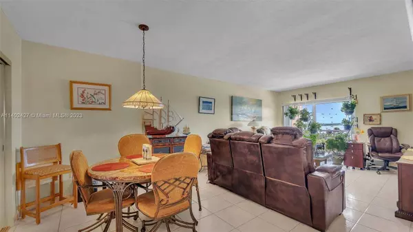 400 Kings Point Dr #408, Sunny Isles Beach, FL 33160