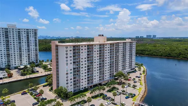 400 Kings Point Dr #408, Sunny Isles Beach, FL 33160