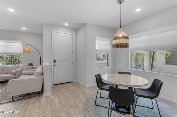 735 E DORAL Avenue #104, Gilbert, AZ 85297