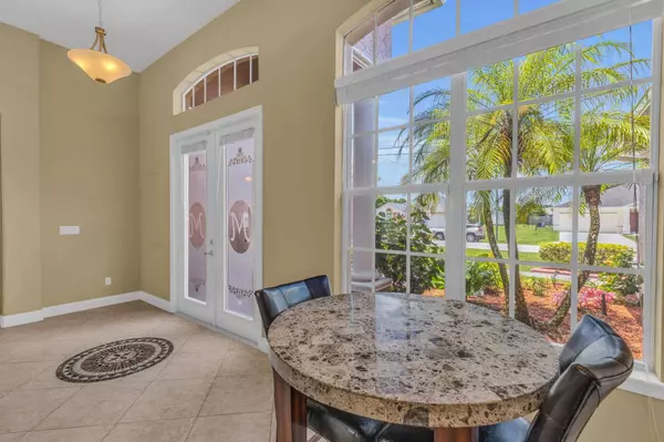 5928 NW Brenda CIR, Port Saint Lucie, FL 34986