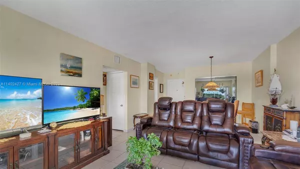 400 Kings Point Dr #408, Sunny Isles Beach, FL 33160