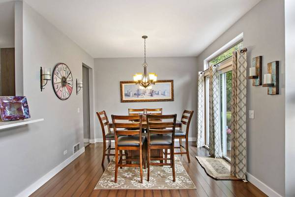 1828 Maplewood CT #1828, Grayslake, IL 60030