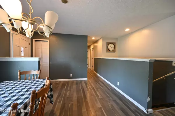 7910 Rochelle Rd, Louisville, KY 40228