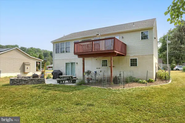 1228 ARBOR LN, York, PA 17406