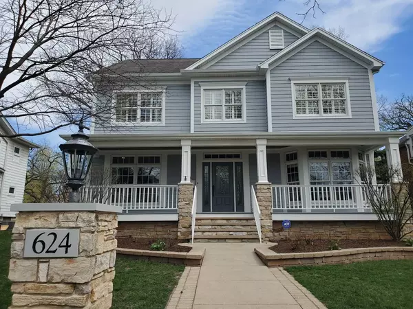 624 N CENTER Street, Naperville, IL 60563