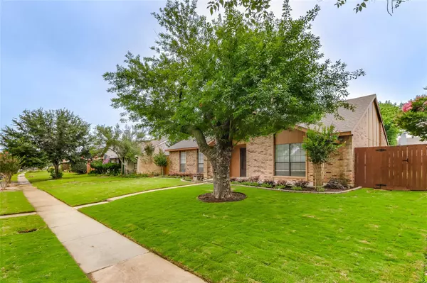 2825 Dickens Lane, Flower Mound, TX 75028