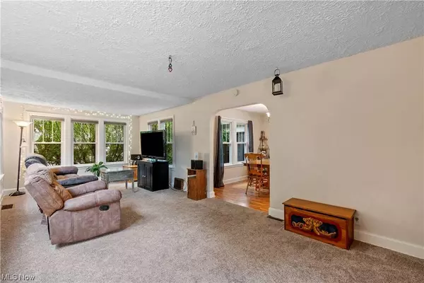 6345 Wall ST, Ravenna, OH 44266