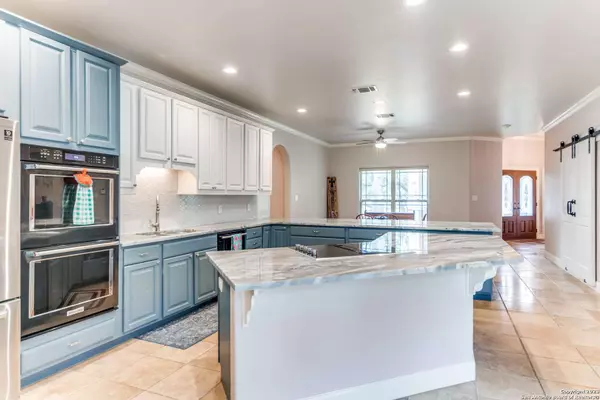 1359 GLENWOOD LOOP, Bulverde, TX 78163-1612