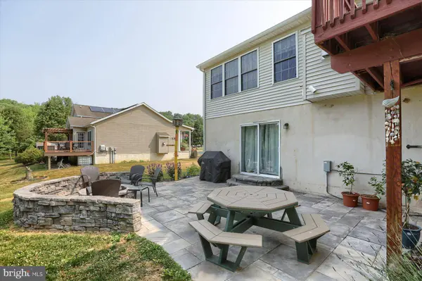 1228 ARBOR LN, York, PA 17406