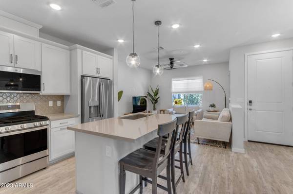 735 E DORAL Avenue #104, Gilbert, AZ 85297