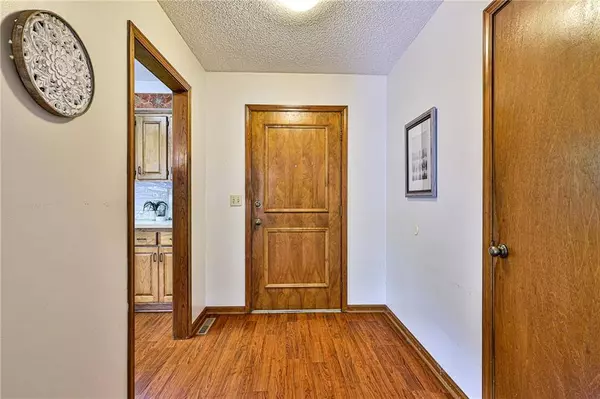 12413 W 53rd TER, Shawnee, KS 66216