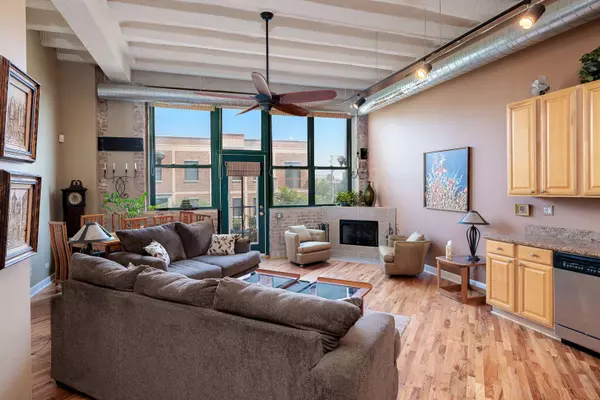 4101 S Michigan Avenue #308, Chicago, IL 60653