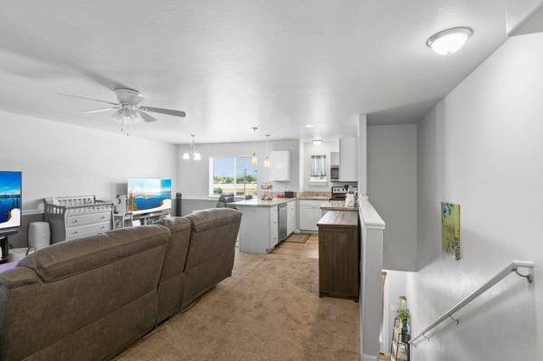 3406 Sharon Way, White City, OR 97503