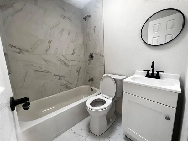 8507 E 47th TER, Kansas City, MO 64129