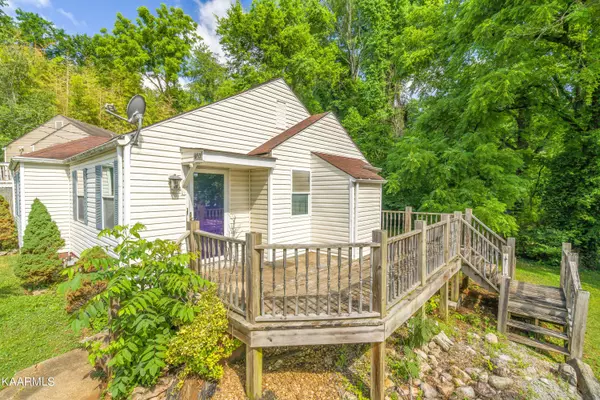 4511 Hillview Rd, Knoxville, TN 37919