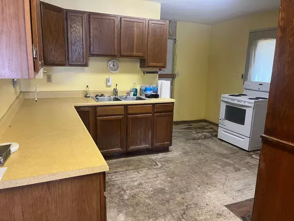 198 2nd AVE W, Wood Lake, MN 56297