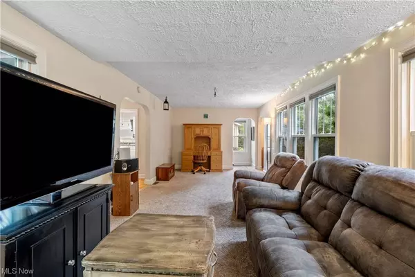 6345 Wall ST, Ravenna, OH 44266