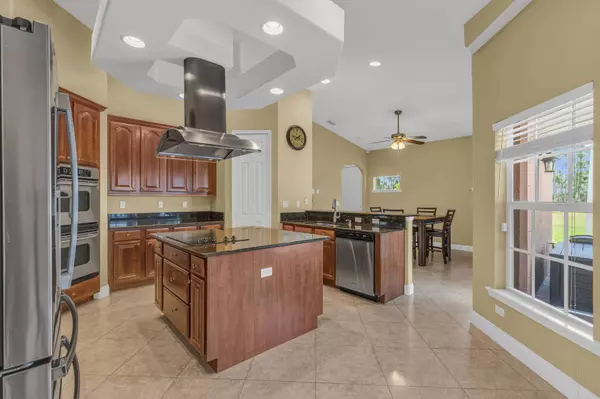 5928 NW Brenda CIR, Port Saint Lucie, FL 34986