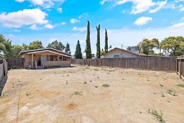 312 N Park Street, Visalia, CA 93291