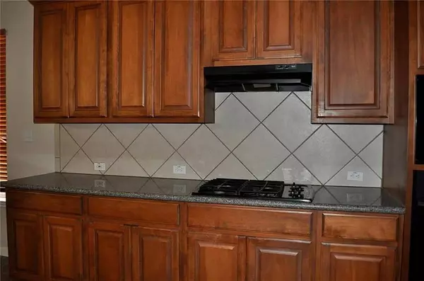 8021 Levata DR, Austin, TX 78739