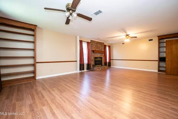 6372 Ashley Circle, Jackson, MS 39213