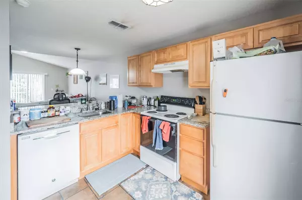 2572 WOODGATE BLVD #203, Orlando, FL 32822