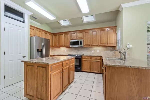 14615 COTTAGE OAK AVE, Baton Rouge, LA 70810