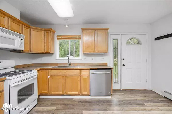 21035 River Park DR, Eagle River, AK 99577