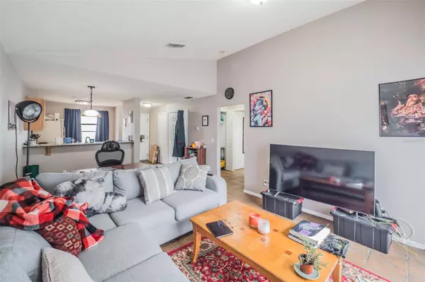 2572 WOODGATE BLVD #203, Orlando, FL 32822