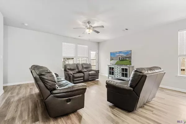 1230 MERIDIAN DR, Baton Rouge, LA 70820