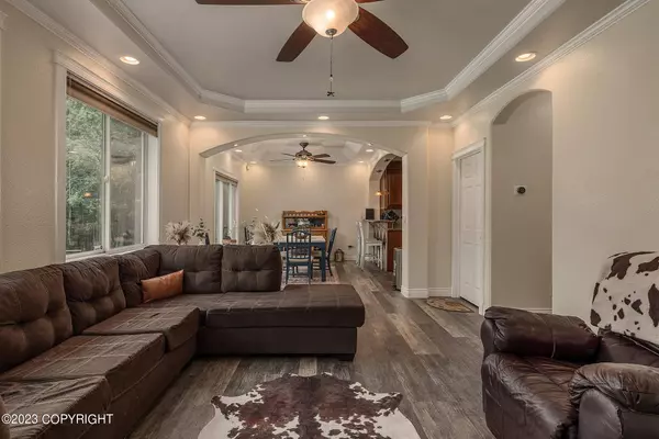 2965 N Barrys Resort DR, Wasilla, AK 99654