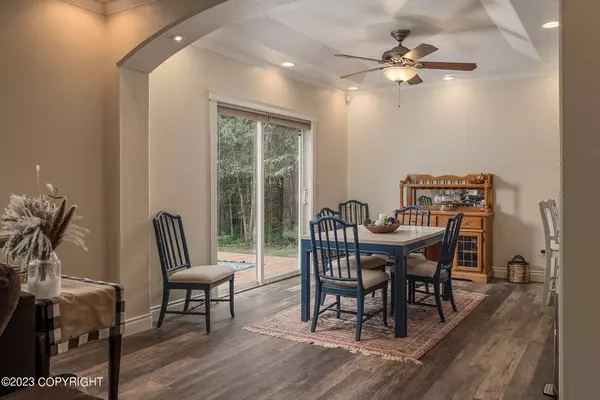 2965 N Barrys Resort DR, Wasilla, AK 99654