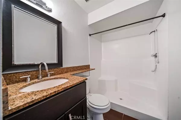 1017 W Bishop ST #203, Santa Ana, CA 92703