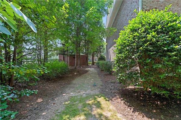1201 Village Terrace CT, Dunwoody, GA 30338