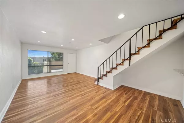 1017 W Bishop ST #203, Santa Ana, CA 92703