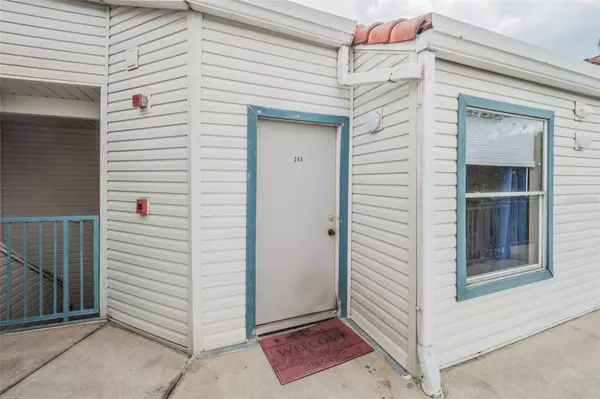 2572 WOODGATE BLVD #203, Orlando, FL 32822