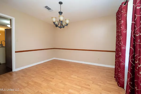 6372 Ashley Circle, Jackson, MS 39213